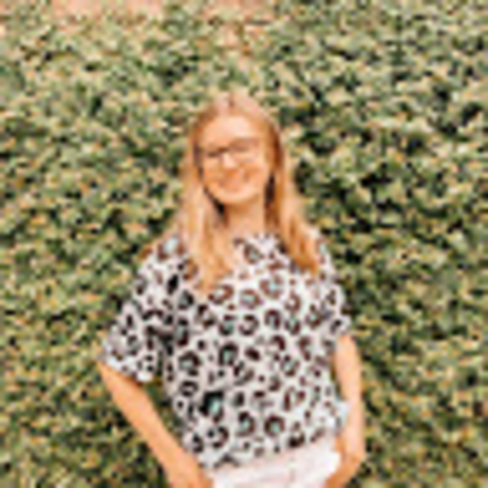 Meet your Posher, Olivia